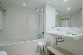 Aqualuz Lagos by The Editory