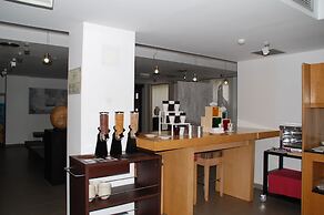 Eco Alcala Suites
