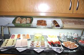 Eco Alcala Suites