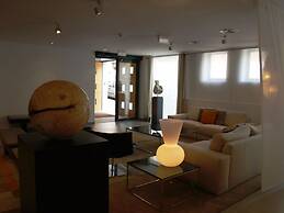 Eco Alcala Suites
