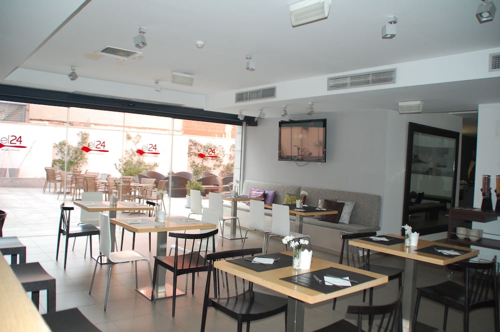 Eco Alcala Suites