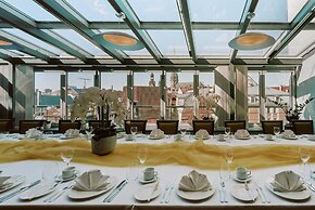 Avalon Hotel & Conferences