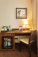 Avalon Hotel & Conferences