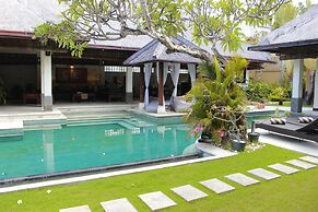 The Maya Seminyak Villas