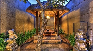 Bali Rich Seminyak Villas