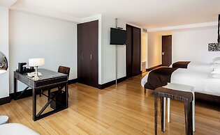 Le Parc Hotel, Beyond Stars