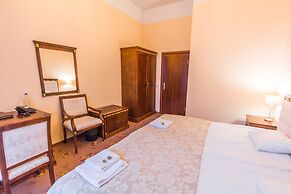 Garden Palace Hotel