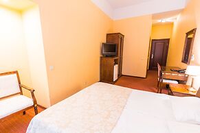 Garden Palace Hotel