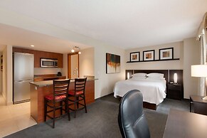 Embassy Suites Montréal by Hilton