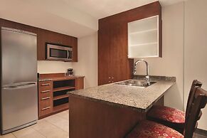 Embassy Suites Montréal by Hilton