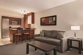 Embassy Suites Montréal by Hilton
