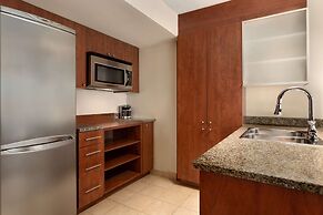 Embassy Suites Montréal by Hilton