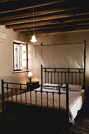 Eveleos Country House