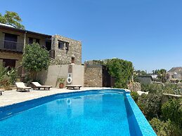 Eveleos Country House