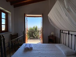 Eveleos Country House