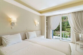 Pearl Beach Hotel