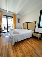 Hotel Joli