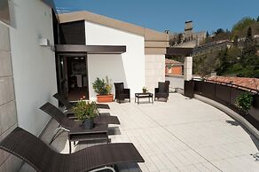 Hotel Joli