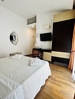 Hotel Joli