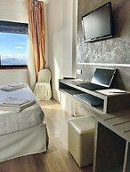 Hotel Joli