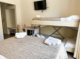 Hotel Joli