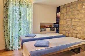Hotel Joli