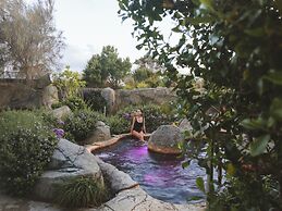 Deep Blue Hotel & Hot Springs