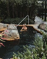 Deep Blue Hotel & Hot Springs