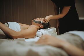 Deep Blue Hotel & Hot Springs