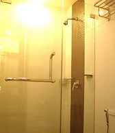 Maninarakorn Hotel