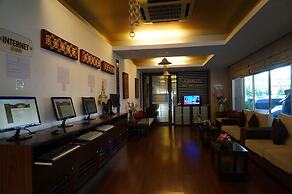 Maninarakorn Hotel