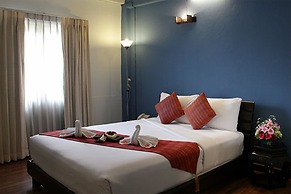 Maninarakorn Hotel