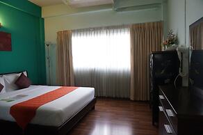 Maninarakorn Hotel