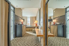 Proximity Hotel