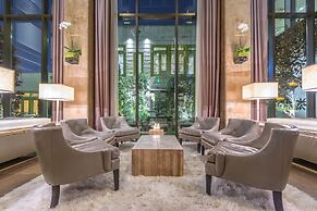 Proximity Hotel