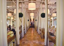 Proximity Hotel
