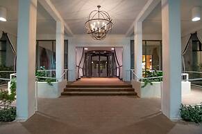 Proximity Hotel
