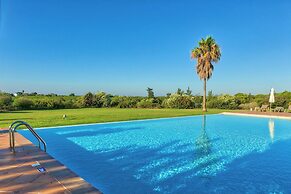 Colina Verde Resort