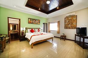 Bali Taman Beach Resort & Spa - Lovina