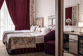 Flowers Hotel