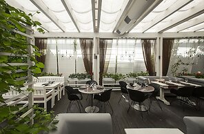 Flowers Hotel