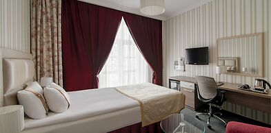 Flowers Hotel