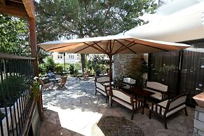 Dionysos Central Hotel