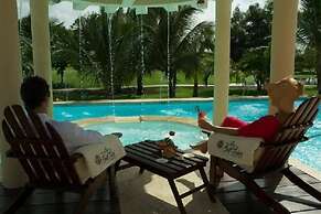The Golf Suites