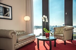 Empire Riverside Hotel