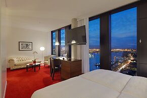 Empire Riverside Hotel