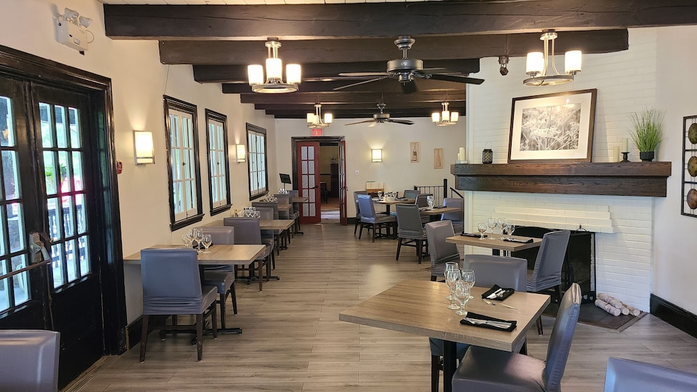 Sir Sam's Inn & Waterspa - Adults Only