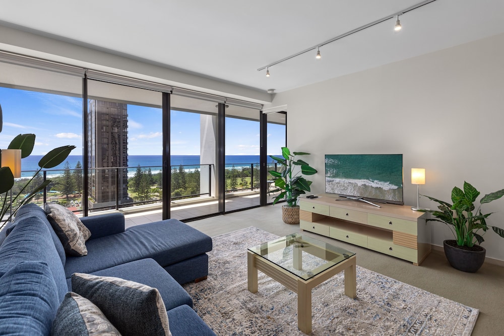 Ultra Broadbeach