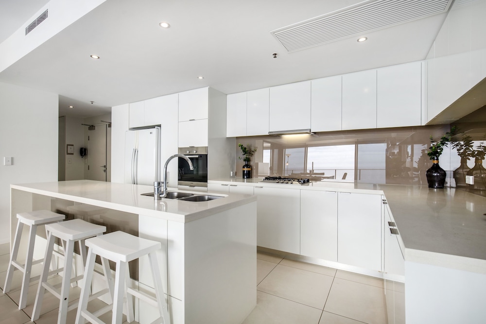 Ultra Broadbeach