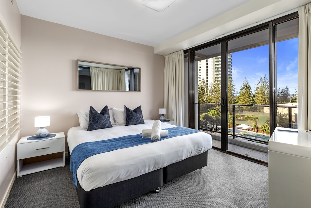 Ultra Broadbeach